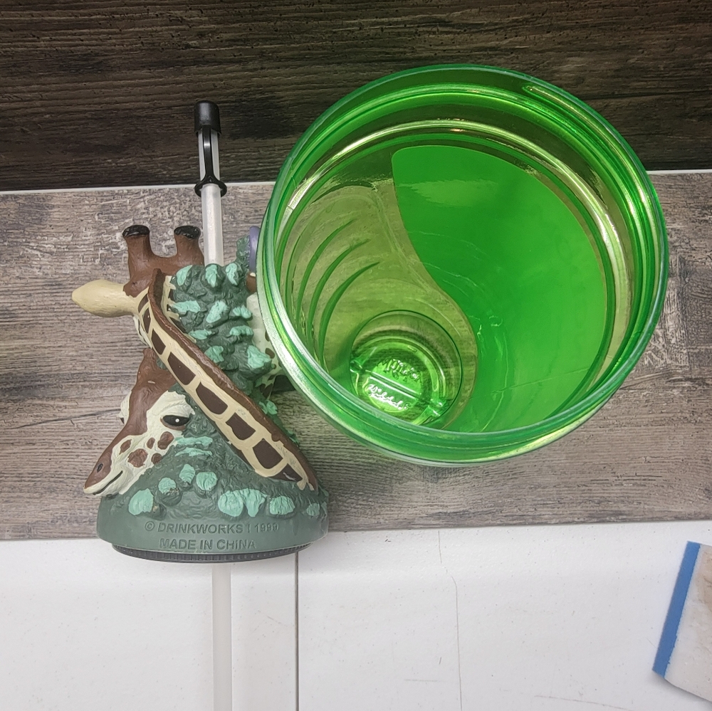 Disney’s Animal Kingdom Vintage 1999 Souvenir  Cup Drinkworks Disney World - Picture 5 of 5